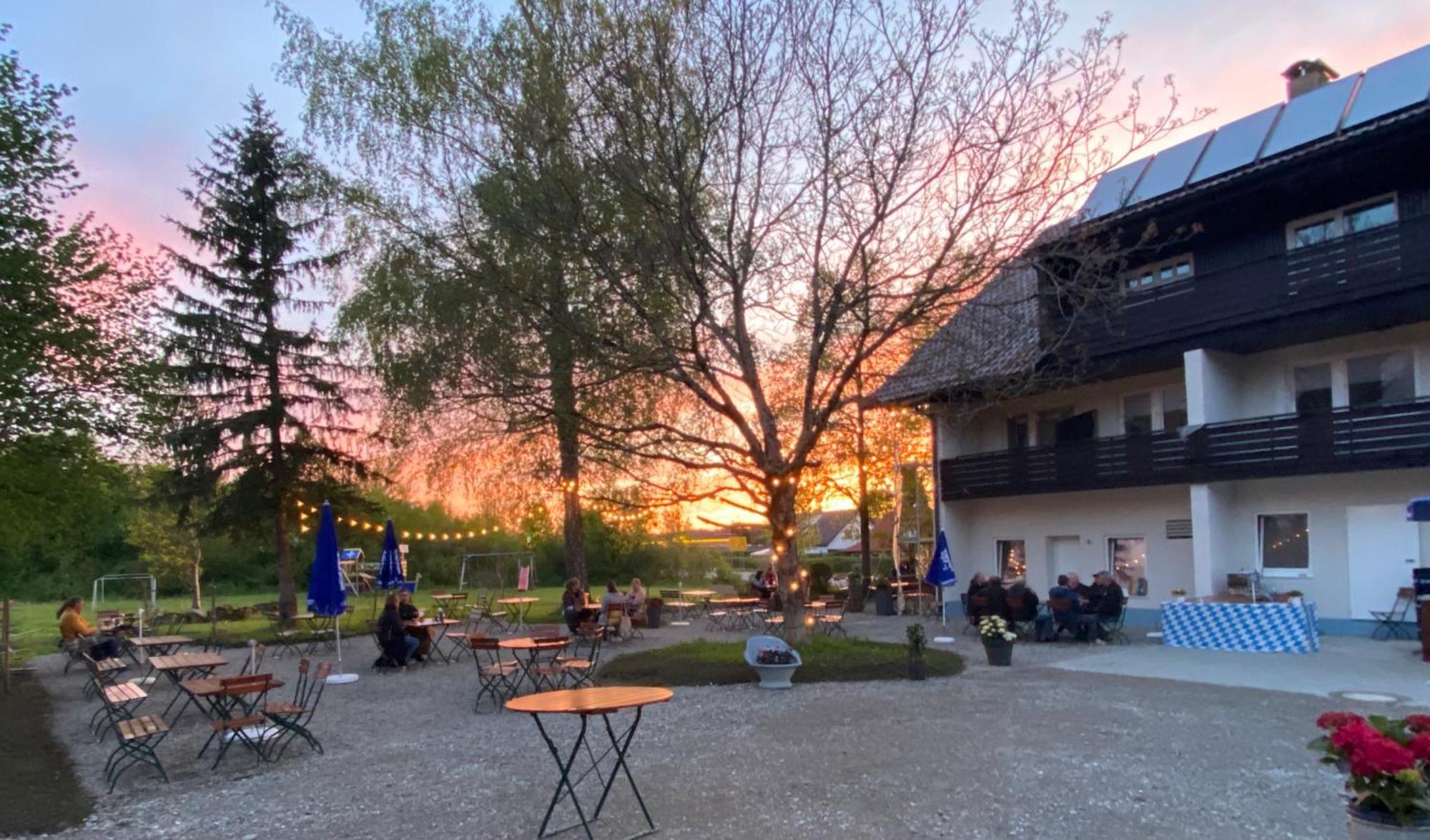 Zum Bayrischen Wirt Hotel Maierhöfen Екстериор снимка