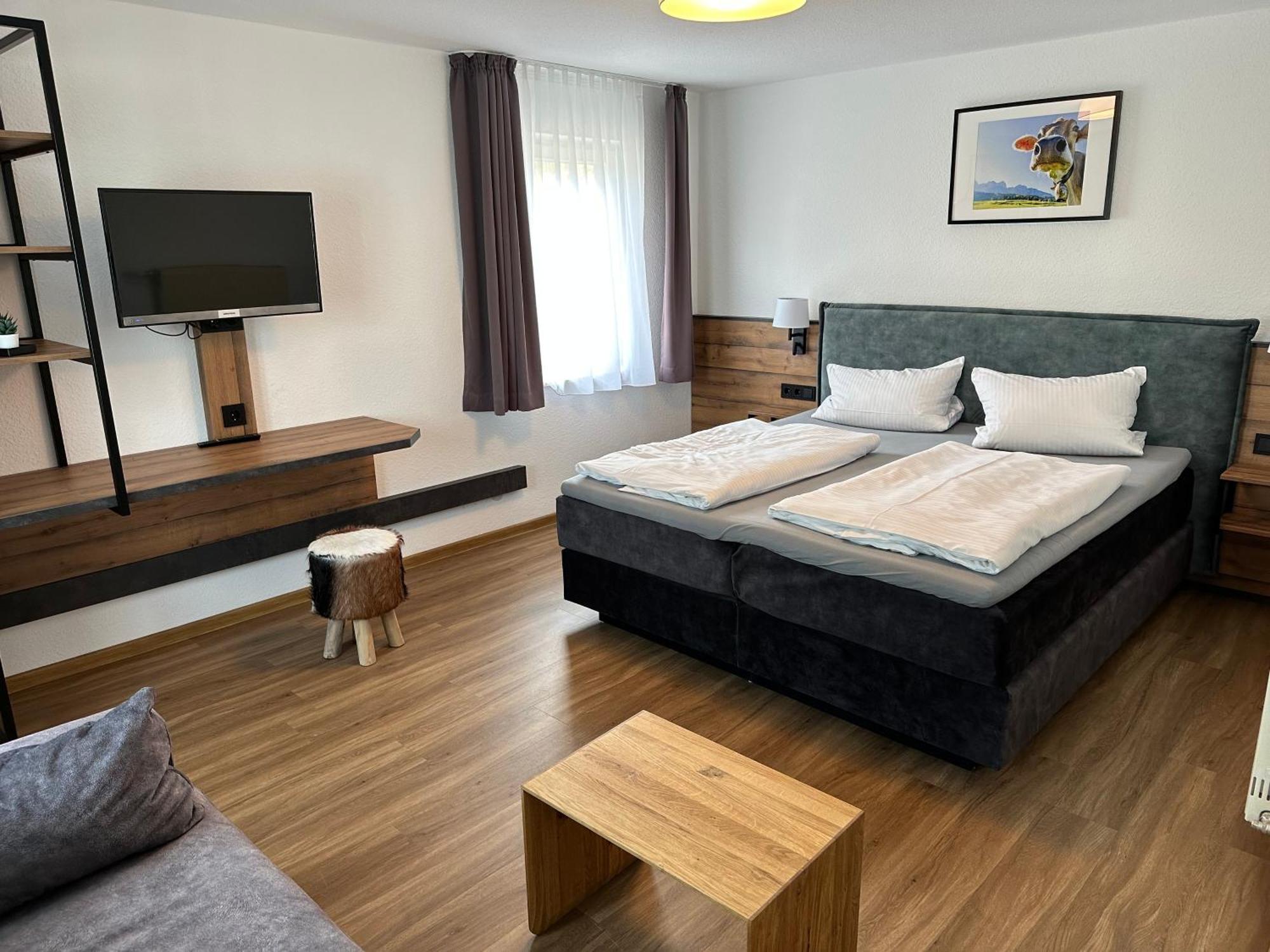 Zum Bayrischen Wirt Hotel Maierhöfen Екстериор снимка
