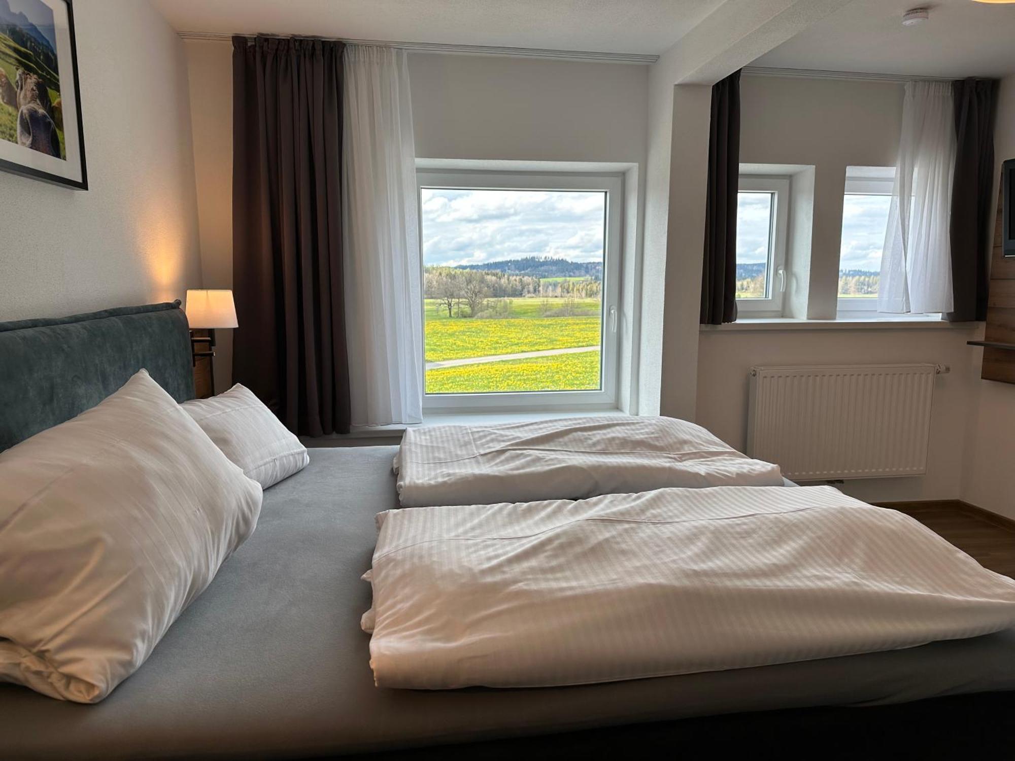 Zum Bayrischen Wirt Hotel Maierhöfen Екстериор снимка